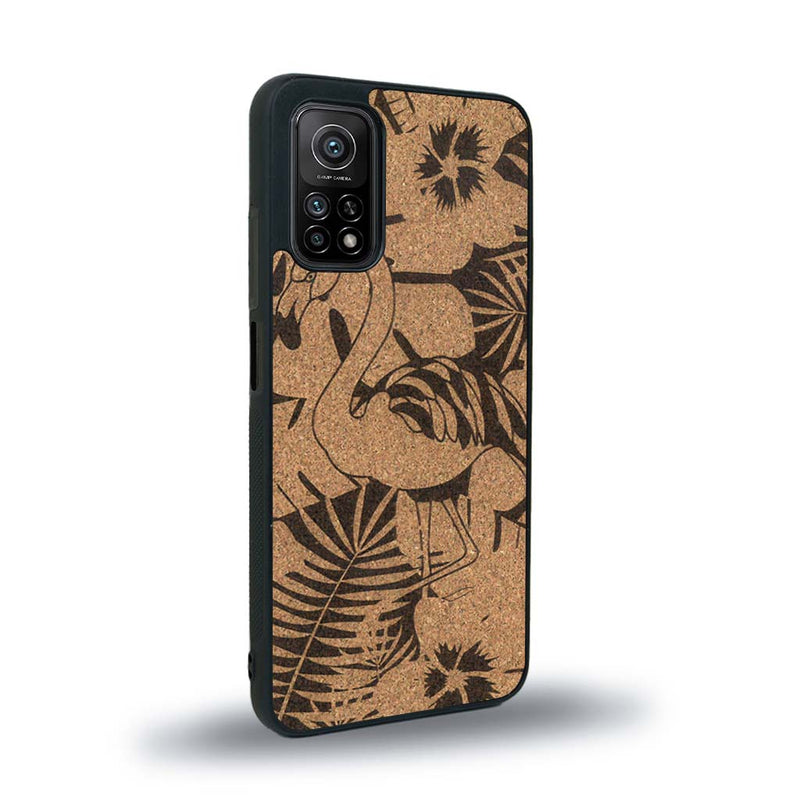 Coque de protection en bois véritable fabriquée en France pour Xiaomi Redmi Note 9T sur le thème de la nature et des animaux représentant un flamant rose entre des fougères